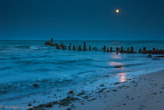 Moonrise, Lighthouse Beach